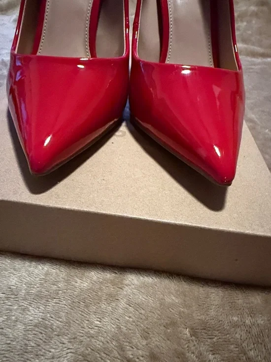 Steve Madden Red Patent Pointed Toe Stiletto Pumps - Picture 3 of 9